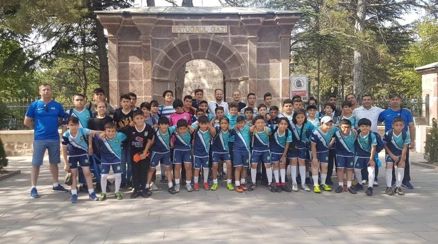 Eskişehir G&ouml;kmeydan Spor Kul&uuml;b&uuml;, &lsquo;Ecdadın izinde tarih, k&uuml;lt&uuml;r ve spor&rsquo; gezilerine başladı