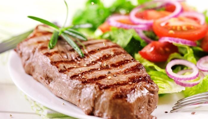 Etin yanında mutlaka salata tüketin! Bayramda formunuzu korumanın 6 püf