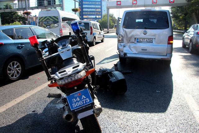 Motorize trafik polisi yaptığı kazada yaralandı