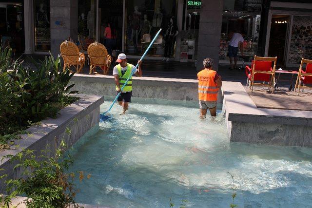 Büyükşehir havuzlara bakım yapıyor