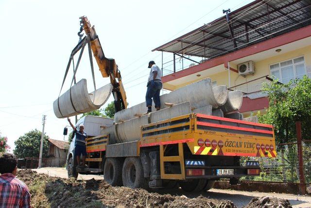 Kumluca ve Finike’de çiftçiye destek