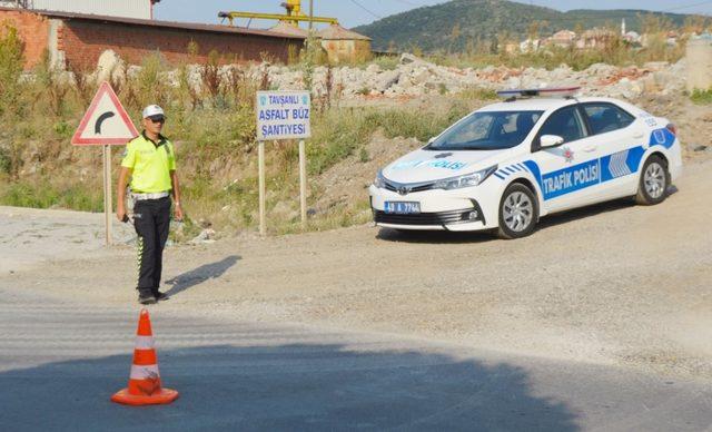 Tavşanlı’da kırmızı ışıkta geçen araçlara 8 bin 503 TL ceza kesildi