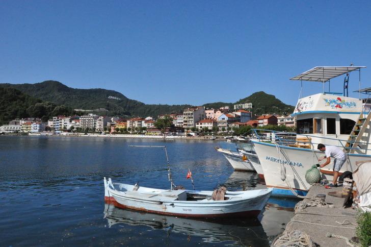 6 bin 600 nüfuslu Amasra, bayramda 150 bin turisti ağırlayacak G2