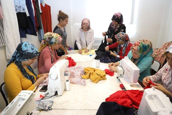 Kendi bayramlıklarını kendileri dikiyorlar G4