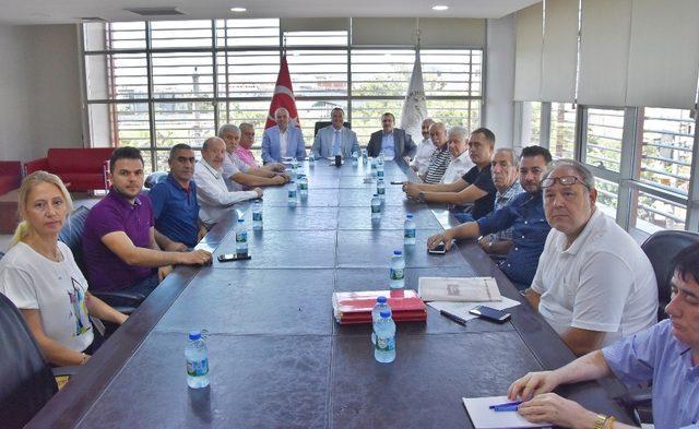 Akhisar Üniversitesi Derneği iki milletvekilinin katılımı ile toplandı