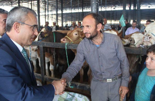 Canlı Hayvan Pazarı törenle açıldı