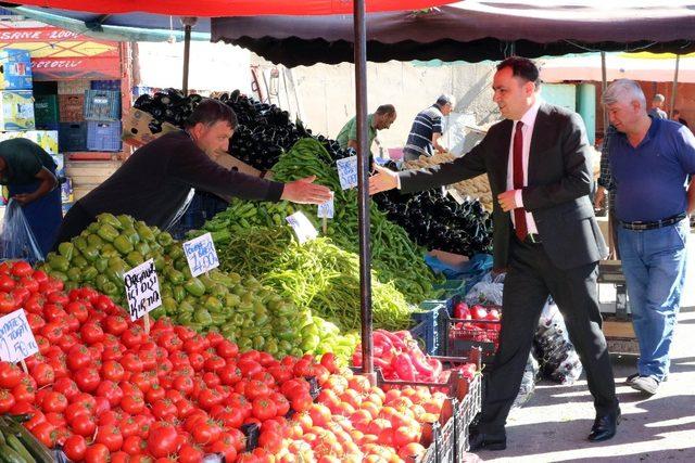 Vali Çakır, pazarcı esnafının sorunlarını dinledi