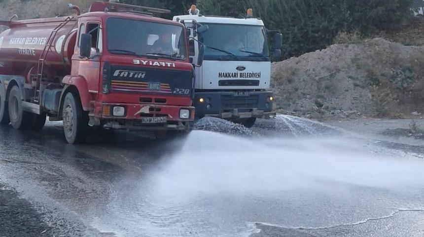 Hakkari caddeleri tazyikli suyla yıkandı
