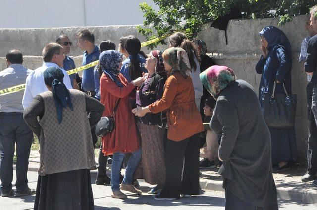 Önce eski eşini sonra kendini vurdu