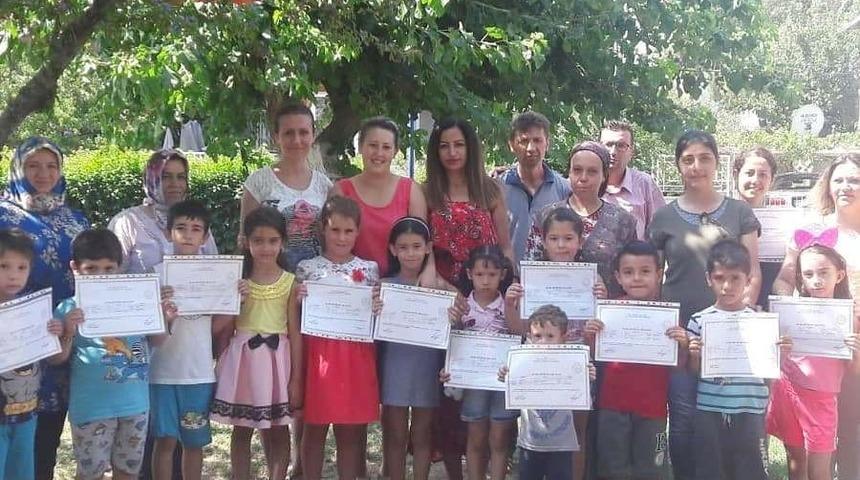 Burhaniye&rsquo;de zeka oyunları kursunu bitirenlere belgeleri verildi