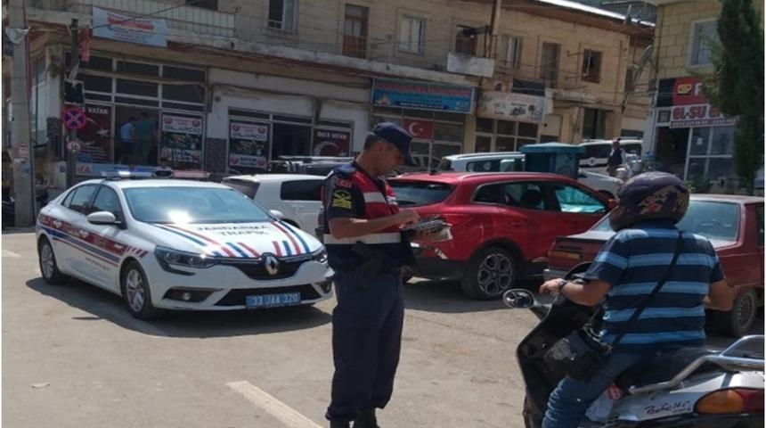 Jandarma trafik timleri, bir hafta da 8 bin 728 ara&ccedil; kontrol etti