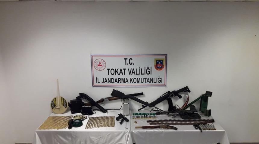 Tarihi eser aranan evden makineli t&uuml;fek mermisi &ccedil;ıktı