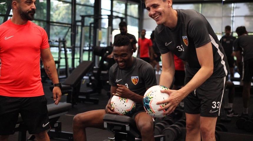 Karaman&rsquo;ın ligdeki iki kozu