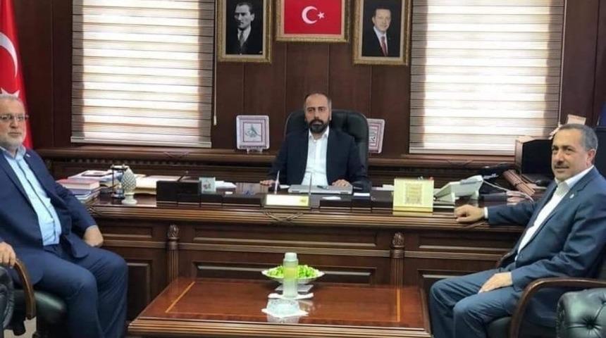 AK Parti milletvekillerinden Rekt&ouml;r Şevli&rsquo;ye ziyaret