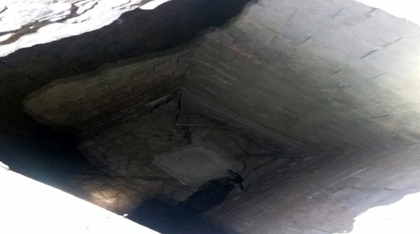 Apartman boşluğuna d&uuml;şen ke&ccedil;iyi itfaiye kurtardı