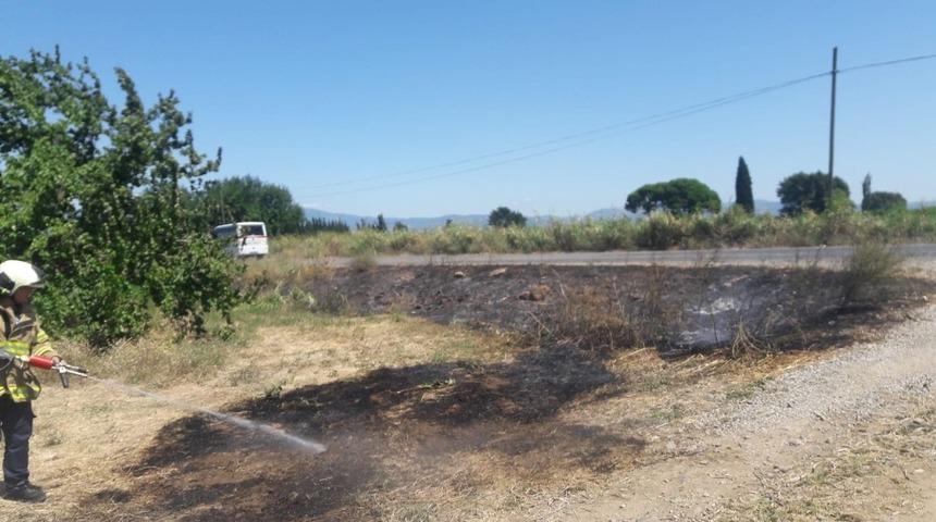 Burhaniye&rsquo;de iki ot yangını birden &ccedil;ıktı