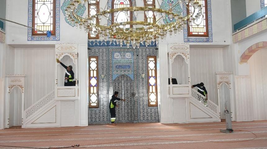 Şahinbey&rsquo;de camiler bayrama hazırlanıyor