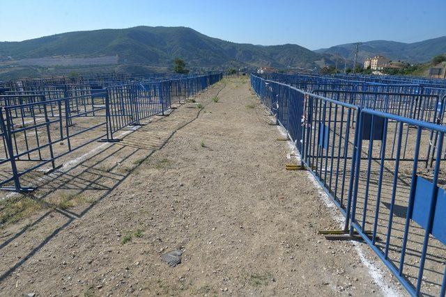 Bilecik Belediyesi kurban satış yerlerini hazırladı