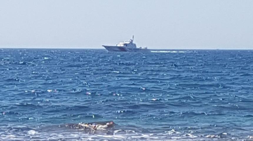 Serinlemek i&ccedil;in denize giren iki kişi kayboldu.