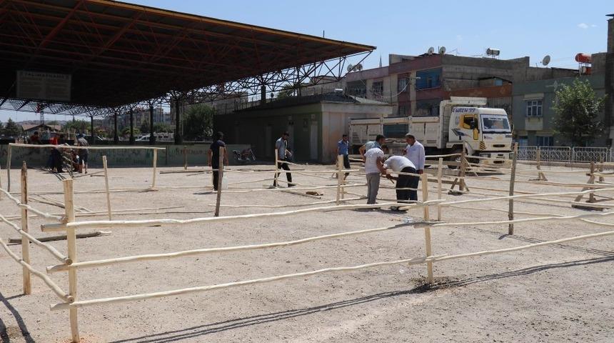 Pazaryerleri bayrama hazırlanıyor