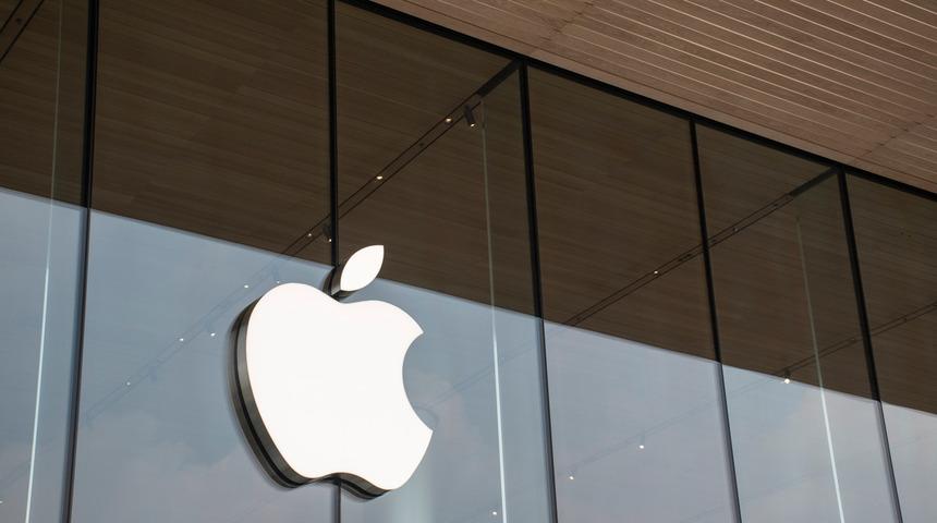 Apple kredi kartını limitli olarak tanıtmaya başladı