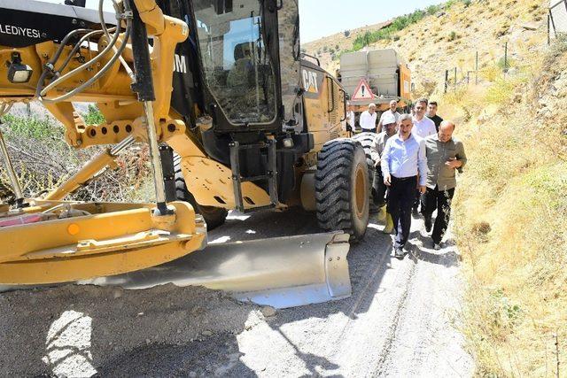 Yeşilyurt’taki kırsal bölgelerde ulaşım konforu yükseliyor