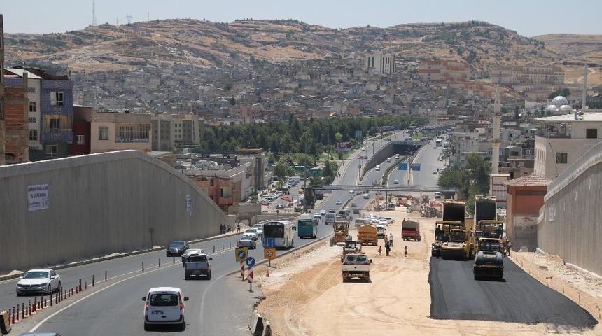 Karakoyun k&ouml;pr&uuml;l&uuml; kavşağı asfaltlanıyor