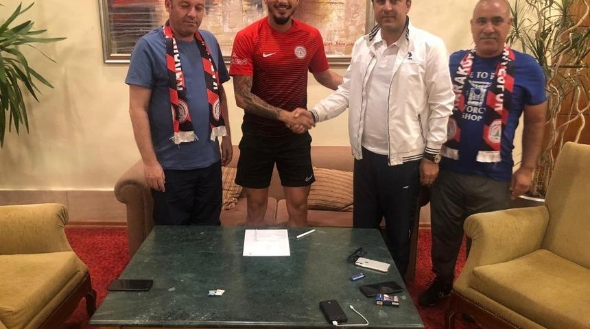 &Ouml;mer Buğdaycı ve Uğur &Ccedil;elik Karak&ouml;pr&uuml; Belediyespor&rsquo;da