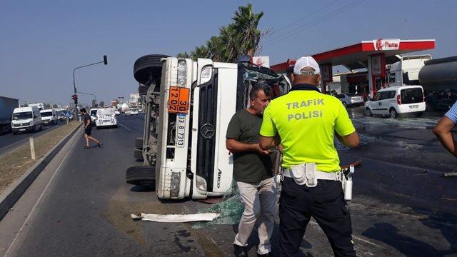 Mazot tankeri devrildi, 8 ton mazot yola döküldü