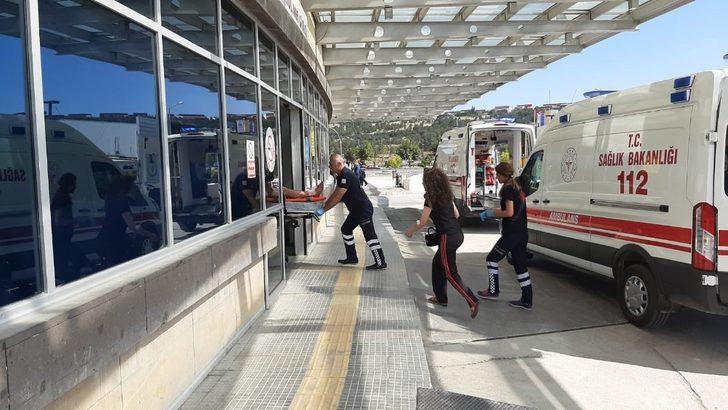 Kontrolden çıkan otomobil devrildi: 2 yaralı G4