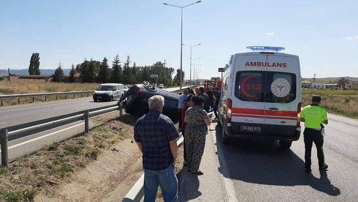 Kontrolden çıkan otomobil devrildi: 2 yaralı G5