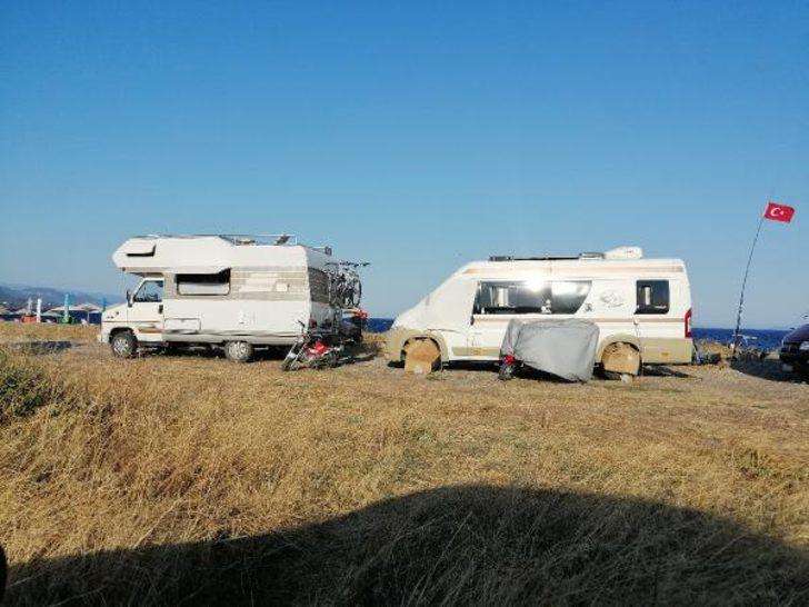 Assos’ta sahil boyunca sıralanan karavanlara tepki!  G3