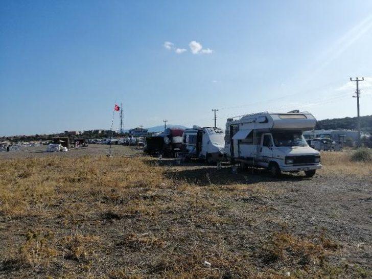 Assos’ta sahil boyunca sıralanan karavanlara tepki!  G4