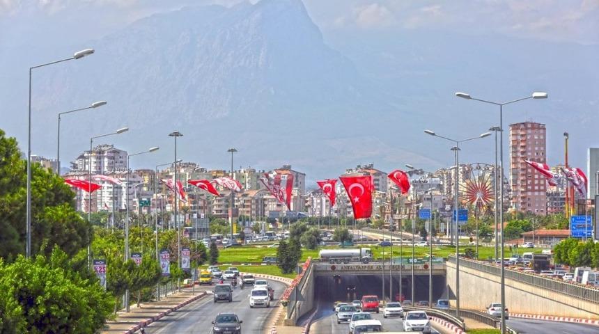 Antalya ve il&ccedil;elerinde  bayrak kampanyası yeniden başlıyor.