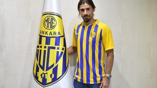 Tiago Pinto Ankaragücü ile 3 yıllık sözleşme imzaladı