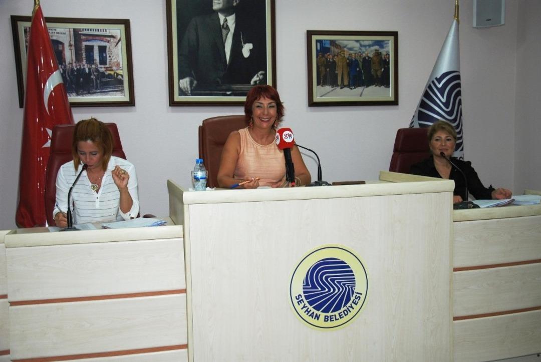 Seyhan Belediyesinin gideri gelirinden fazla &ccedil;ıktı