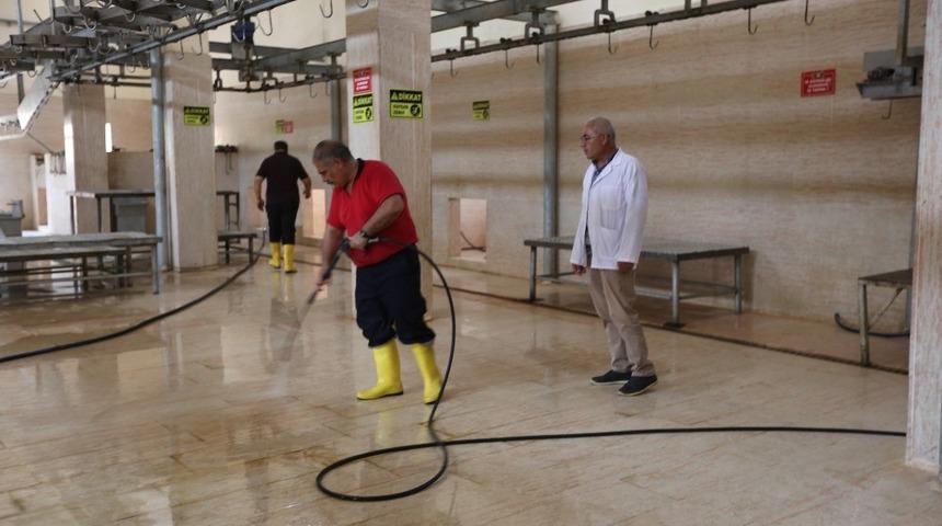 B&uuml;y&uuml;kşehir kesimhanesi bayrama hazır