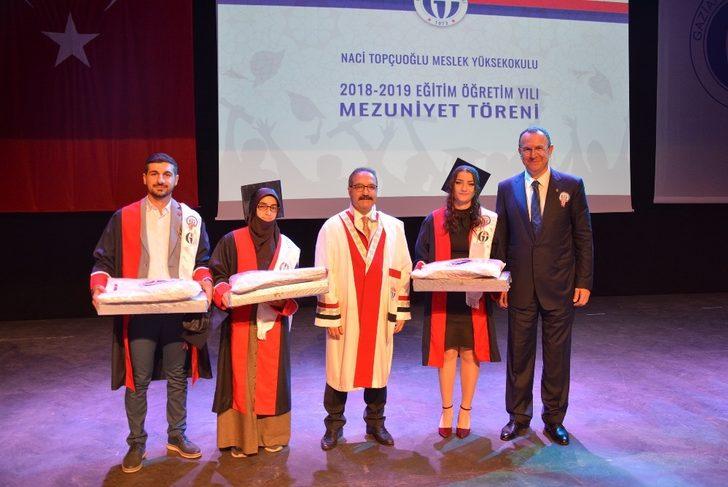 Gülsan Yönetim Kurulu Başkanı Topçuoğlu’ndan gençlere ‘altın’ tavsiyeler G5