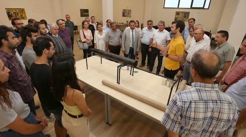 Rekt&ouml;r Bağ&rsquo;dan finalist &ouml;ğrencilere tam destek