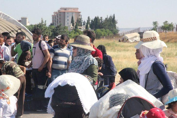 Kurban Bayramı için ülkesine dönen Suriyeli sayısı 33 bini buldu G4