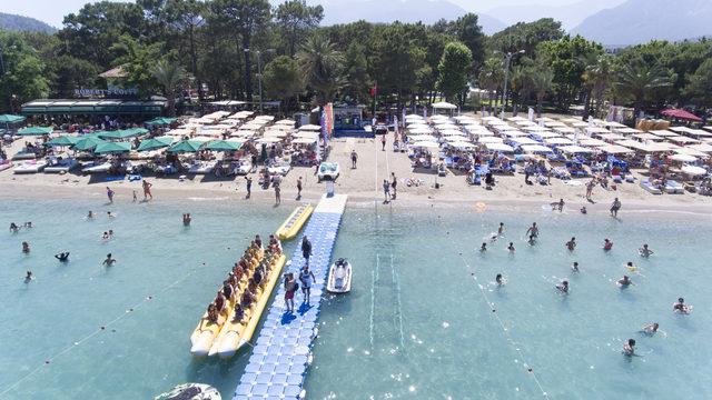 Kemer'e, bayramda 400 bin tatilci