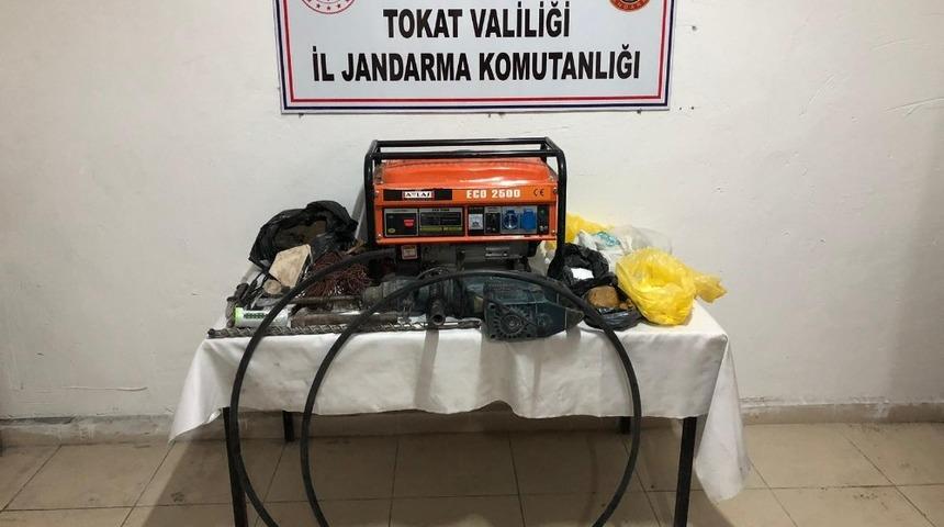 Tam te&ccedil;hizatlı kazıcılar su&ccedil;&uuml;st&uuml; yakalandı