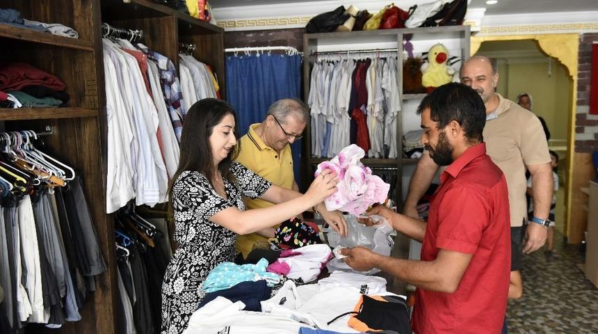 Muratpaşa Sosyal Yardım Merkezi&rsquo;nde kıyafet yardımı