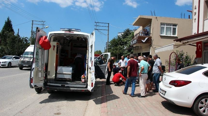 Sakarya’da motosiklet ile otomobil çarpıştı: 1 yaralı