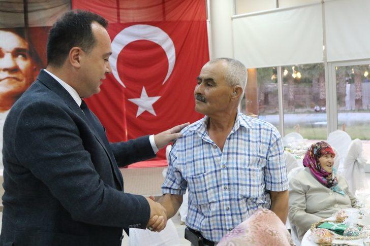 Başkan Dutlulu, bayram öncesi şehit yakınları ile yemekte buluştu G3