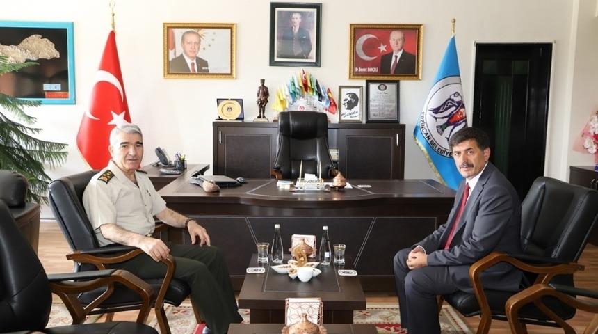 3. Ordu Komutanı Orgeneral Savaş&rsquo;tan Başkan Aksun&rsquo;a veda ziyareti