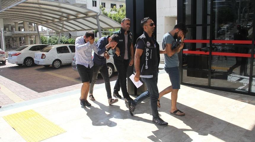 Alanya&rsquo;da otomobilden uyuşturucu hap &ccedil;ıktı: 3 g&ouml;zaltı