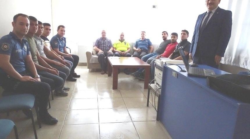 Hisarcık Emniyet Amirliği personeline Halkla İlişkiler ve İletişim Semineri