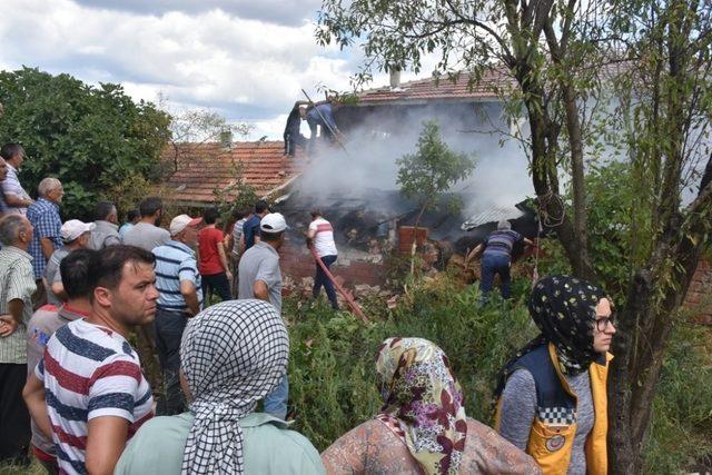 Boyabat’ta samanlık yangını korkuttu