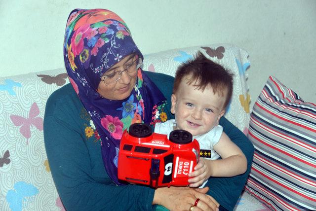 Cam kemik hastası Sakine ve kardeşi için ameliyat parası toplandı